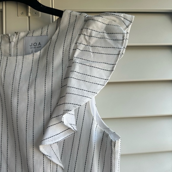 J. O. A. Ruffle Sleeve Corset Style Romper - Picture 5 of 5